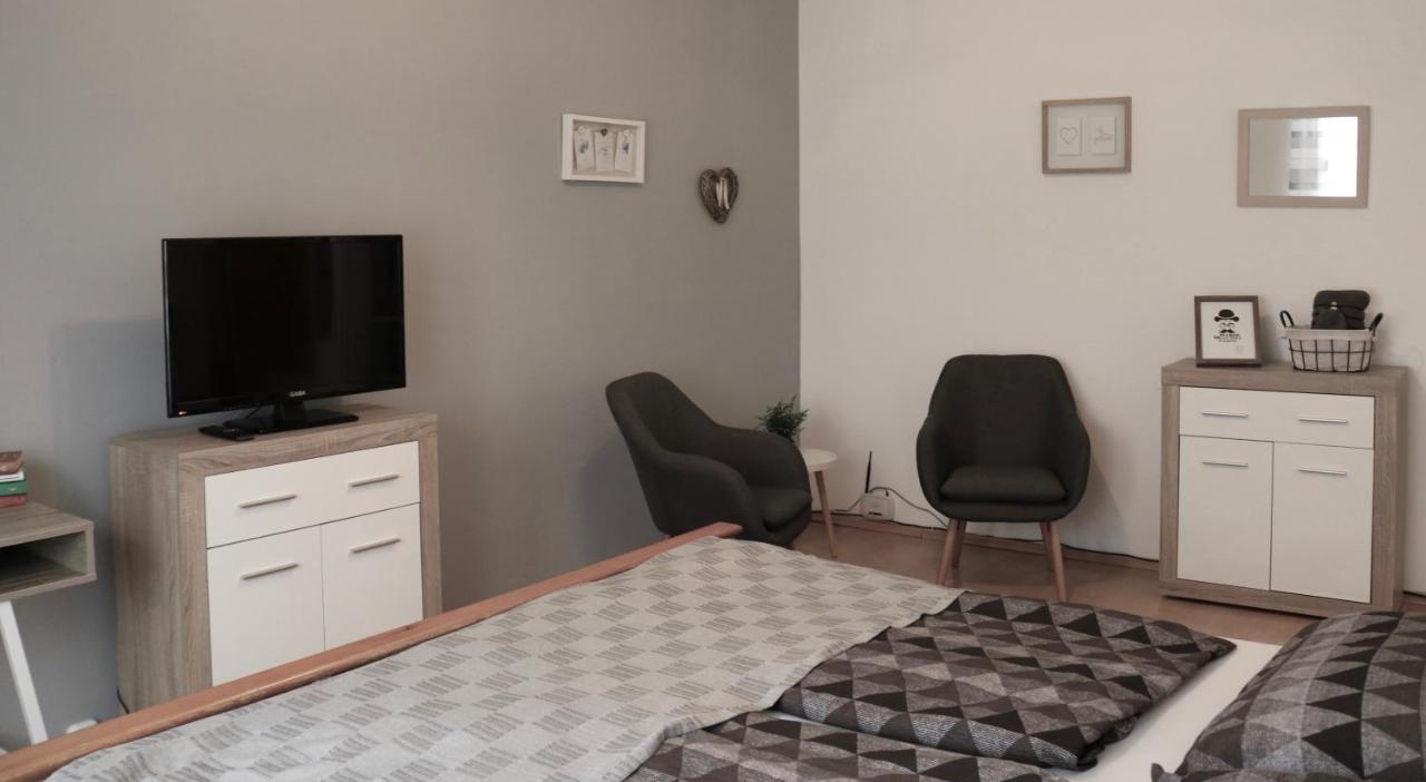 Szabadság Apartman Pécs Exterior foto